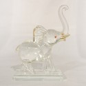 Elephant sur socle en verre