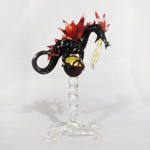 Dragon sur pied en verre