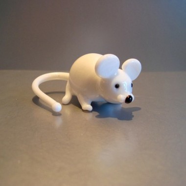 Souris blanche en verre 