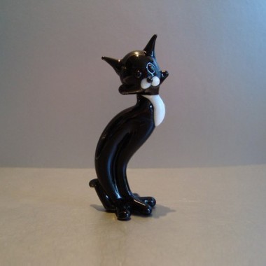 Chat noir en verre