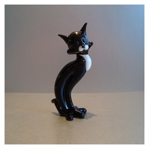 Chat noir en verre