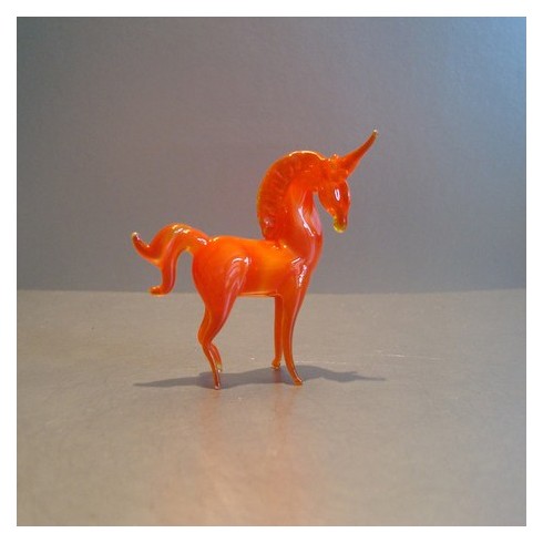 Licorne orange en verre