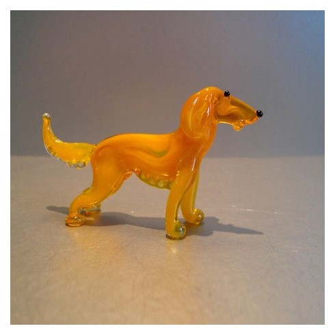 Chien orange en verre