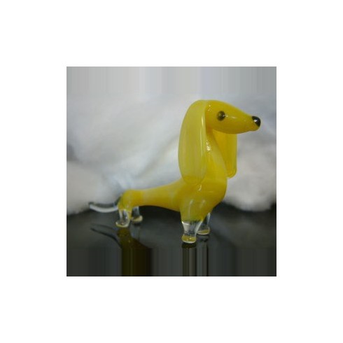 Chien jaune en verre